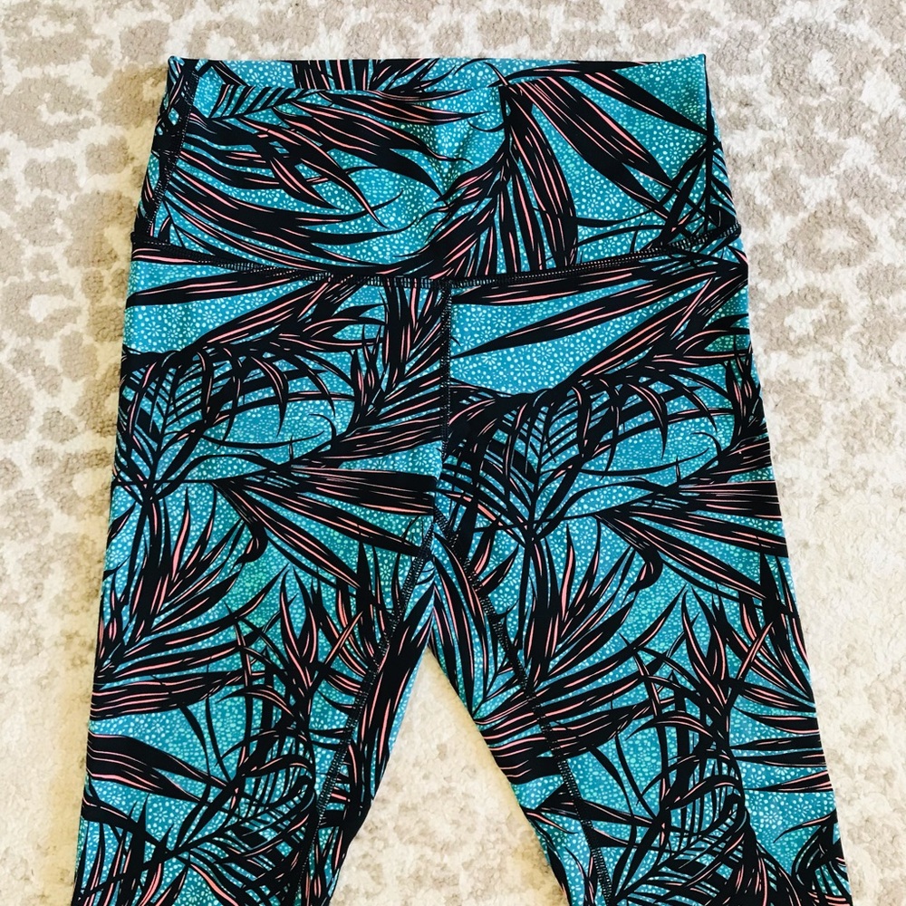 Lululemon High Times Leggings, Tropical Palm Lace Tofino Teal Multi, Size 8 - Picture 8 of 11